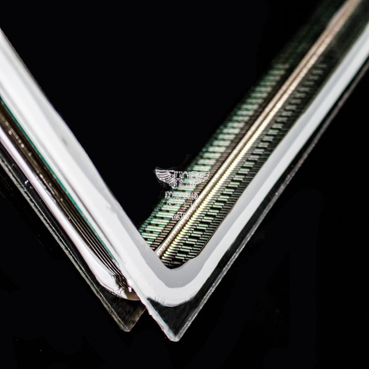 Double strength glass* reduces noise/prevents breakage