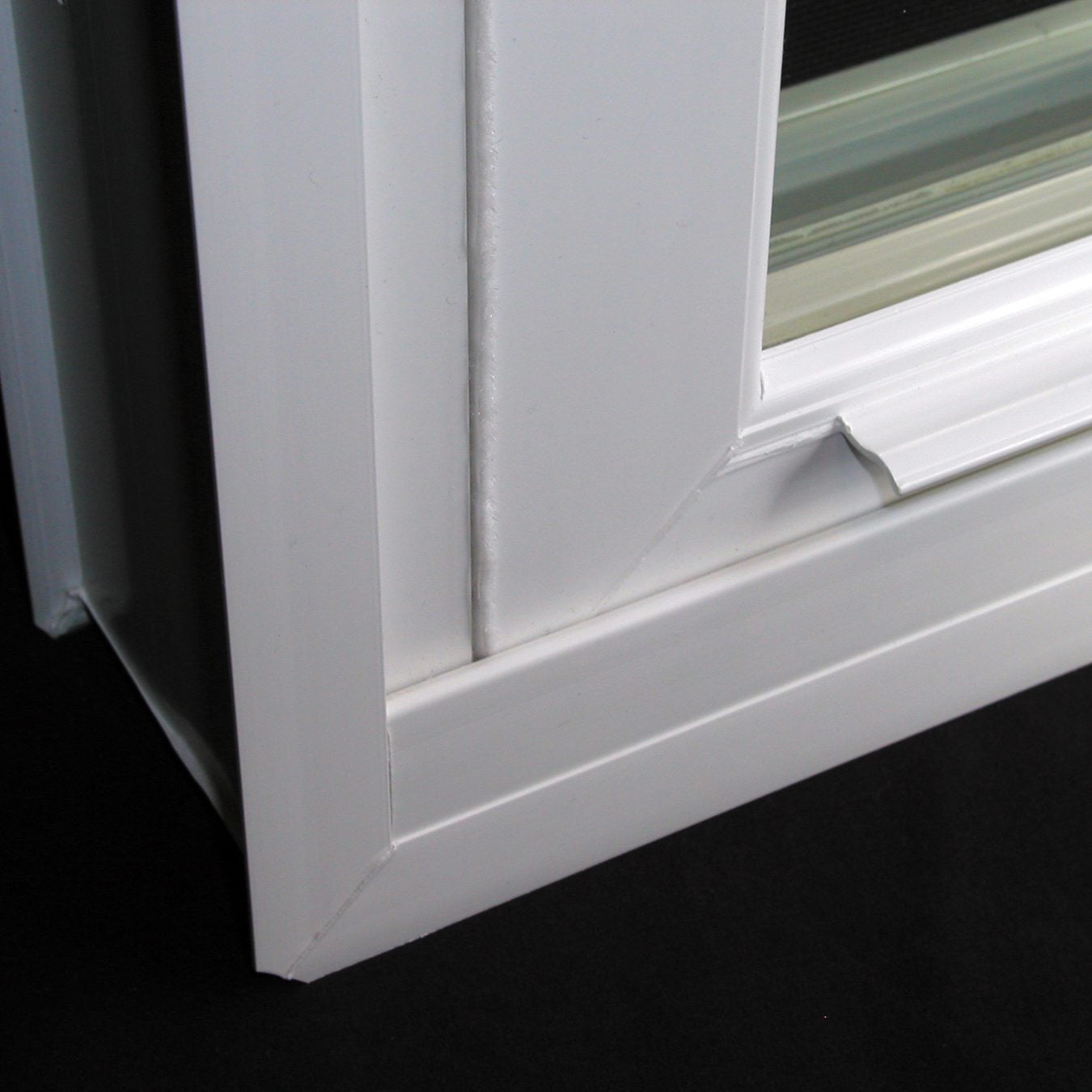Fully contoured lift rail designed for easy lift